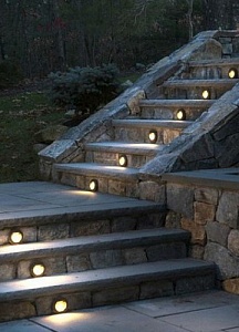 Подсветка лестниц и ступеней